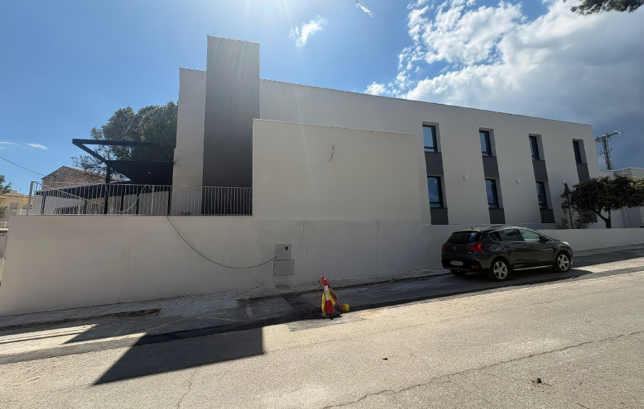 “Trabajos de Fachada : Torre Blanca en Castellón de la Plana”